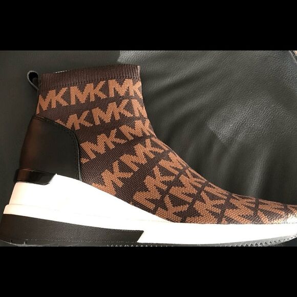 Michael Kors Skyler Logo Chocolate Stretch Knit Sock boots - Picture 2 of 6